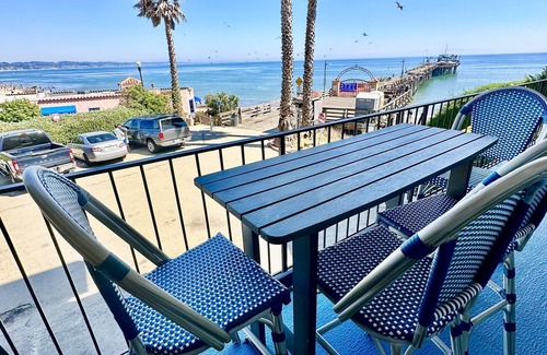 Capitola Condo | 10 Steps to the Sand…Capitola Beach Front at the mouth of the Wharf-Pet Friendly