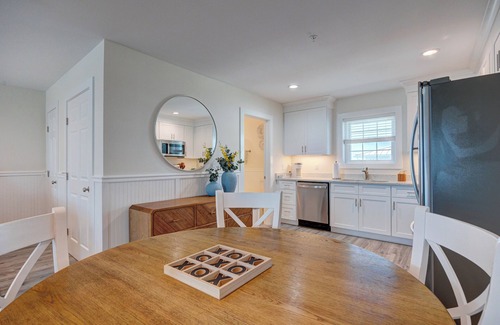 Surf City Apartment | 1006 Queen Suite, 1st Floor Cove