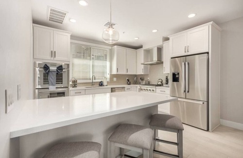 Peaceful Valley House | 1009 Beautiful luxury condo in heart of Scottsdale