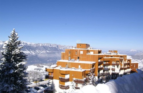 Prapoutel Apartment | 100m from resort center, parking, tv, ski locker, 20-22m², Les 7 Laux