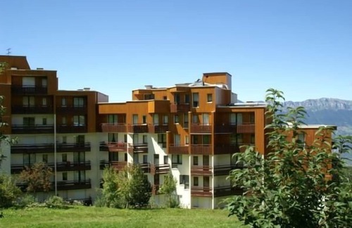 Prapoutel Apartment | 100m from resort center, balcony, parking, tv, ski locker, 30-32m², Les 7 Laux