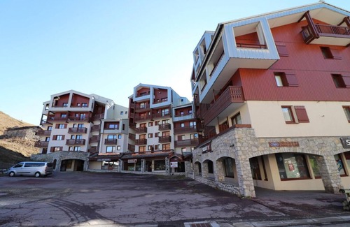 Tignes Apartment | 100m from ski slopes, 3rd floor, terrace, balcony, tv, ski locker, 29m², Tignes