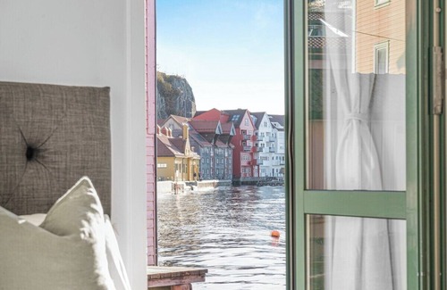 Sandviken Apartment | 103SB10 - Economy Multi-Bed Apt