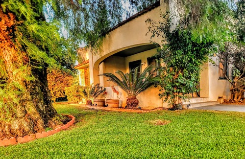 Walnut Valley House | #104 So-Cal Haven Spacious 4-bedroom with Pool & BBQ: mins to Universal/Beaches