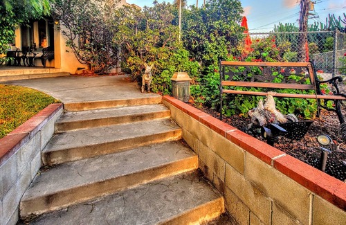 Walnut Valley House | #104 So-Cal Haven Spacious 4-bedroom with Pool & BBQ: mins to Universal/Beaches