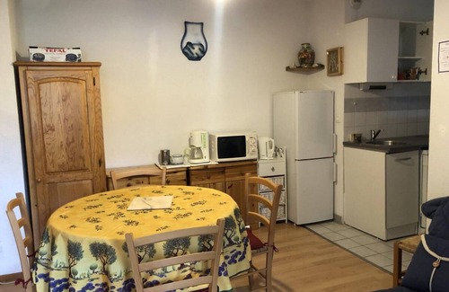 Le Sauze Apartment | 10m from ski slopes, balcony, parking, tv, ski locker, 30m², Sauze - Super Sauze