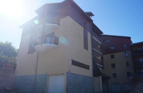 Le Sauze Apartment | 10m from ski slopes, balcony, parking, tv, ski locker, 30m², Sauze - Super Sauze