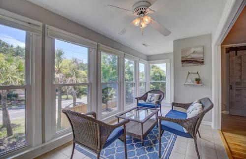 Isle of Palms House | 11 43rd Avenue by AvantStay Pool Close to Beach