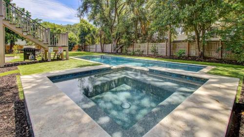 Isle of Palms House | 11 43rd Avenue by AvantStay Pool Close to Beach