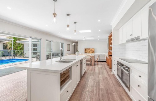 Rainbow Beach House | 11 Esprit Drive - Rainbow Shores. Swimming Pool - Wifi - Walk to beach