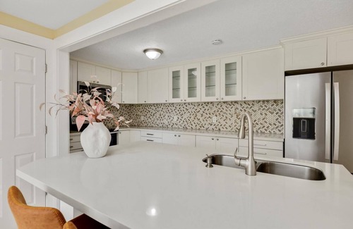 Clackamas House | 11 Guest Spacious 6-bedroom house in wonderful Clackamas with AC, WiFi