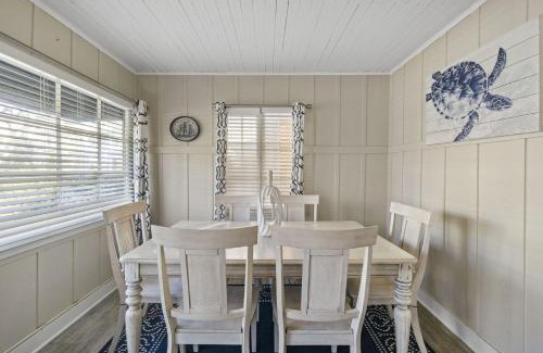 Balboa Island House | 118 Emerald Ave A