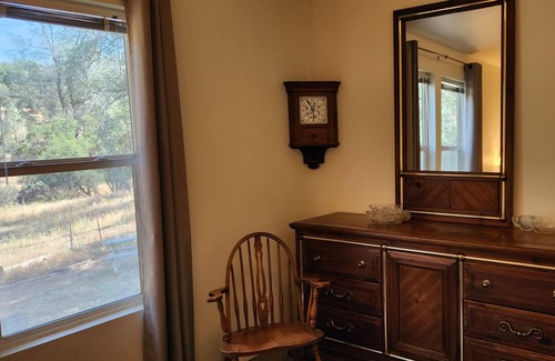 Mariposa House | 12 acre Horse Property on private creek near to Yosemite National Park