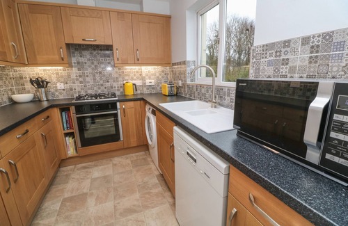 Truro House | 12 KEL AVON, family friendly, with a garden in Truro