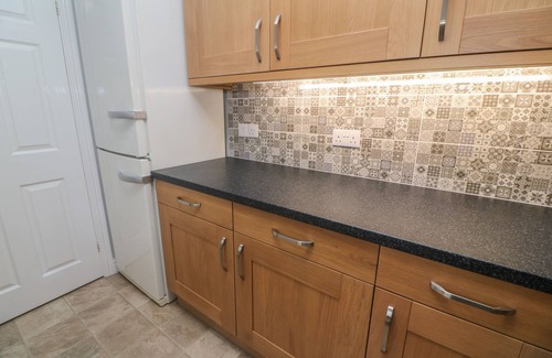 Truro House | 12 KEL AVON, family friendly, with a garden in Truro