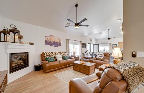 Flagstaff House | 12 Mi to Flagstaff Pet-Friendly Home with Sunroom!