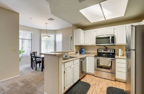 Central Scottsdale Condo | 12 Mi to Old Town Scottsdale: Condo w/Pool Access