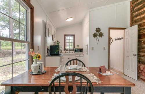 Scottsburg House | 12 Mi to Staunton River State Park Off-Grid Cabin