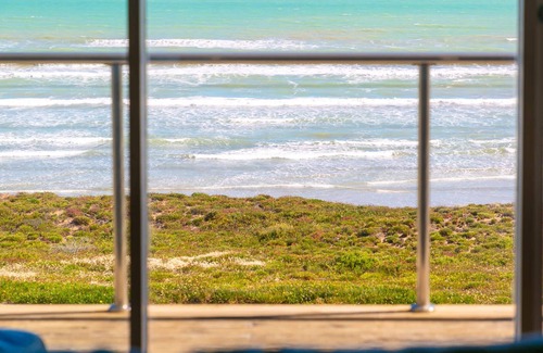 Middleton House | 124 Surfers Pde - Beachfront