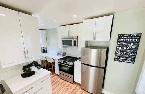 Venice Apartment | 12B Venice Beach Access Stay