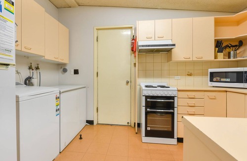 Exmouth House | 13 Grenadier Street - perfect for fishing trips
