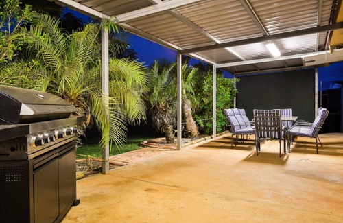 Exmouth House | 13 Grenadier Street - perfect for fishing trips