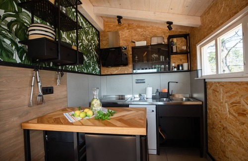 Rogac Ski Chalet | !13%OFF for Summer 2026!/Unwind in a unique Chalet with a sea view patio