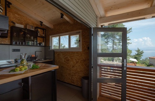 Rogac Ski Chalet | !13%OFF for Summer 2026!/Unwind in a unique Chalet with a sea view patio