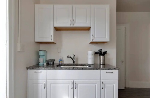 Old Southeast House | 136 - Unit 2 - Guest & Pet