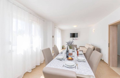 Zemunik Donji House | 140 m² House ∙ 3 bedrooms ∙ 8 guests