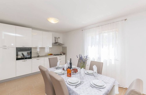 Zemunik Donji House | 140 m² House ∙ 3 bedrooms ∙ 8 guests