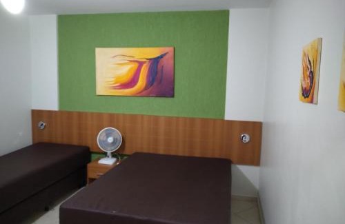 J Jeriquara Apartment | 1406 AP 2 Quartos Shopping, Banheira de Hidro privativa , bebidas liberadas nas piscinas e internet no ap, proximo ao shopping singapura