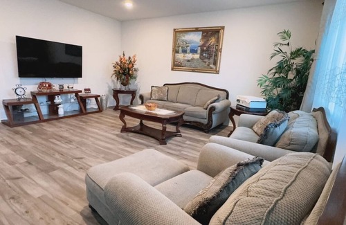 Riverside House | 15% Charming #101 room in fabulous Riverside