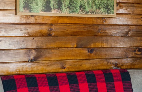 Columbia Falls Cabin | #15 Flagpole View Cabins - King Plus Cabin