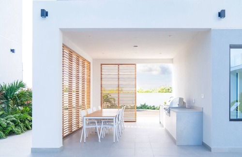 Grace Bay Apartment | 15% Off Oct- Walk to Grace Bay-Pool Views! Z-B103
