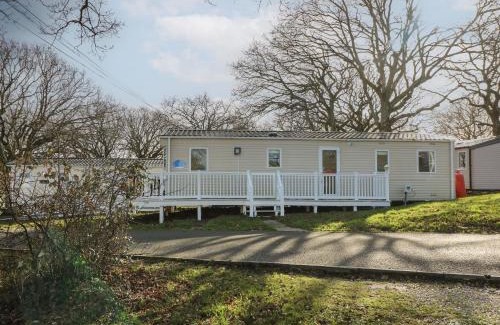 Cowes House | 15 Rosewood