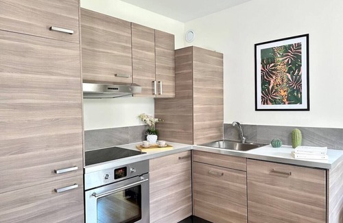 Amerique Apartment | 1575C: Rare balcony in Paris Olympic Games 2024