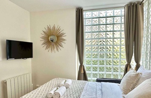 Amerique Apartment | 1575C: Rare balcony in Paris Olympic Games 2024