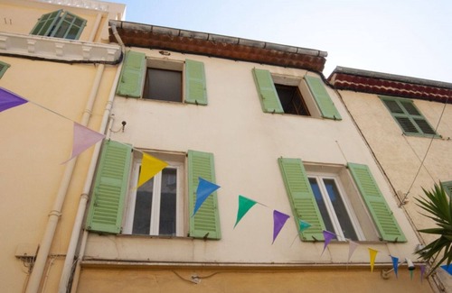 Antibes Old Town Apartment | 16. A bright gem on the top floor in the Old Town, with a sunny terrace