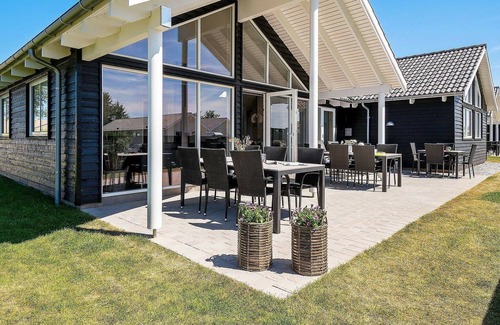 Olpenitz House | 16 person holiday home in Hasselberg