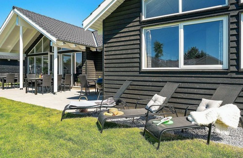 Olpenitz House | 16 person holiday home in Hasselberg