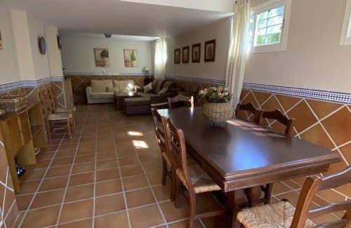 Las Jaras Ski Chalet | 160 m² Chalet ∙ 3 bedrooms ∙ 10 guests