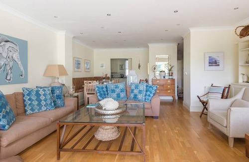 Rock Cottage | 160 m² Cottage ∙ 5 bedrooms ∙ 10 guests