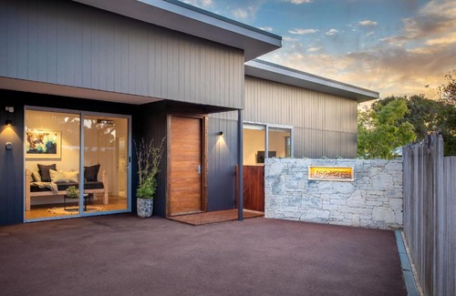 Yallingup House | 160 Steps. from Yallingup Beach