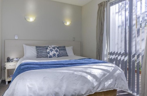 Riccarton Hotel | 166 Majestic Court Motel