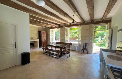 Saint-Etienne-de-Chigny House | 16th century priory, sleeps 11, large enclosed garden, near the Loire chateaux