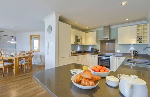 Bigbury-on-Sea Cottage | 17 BURGH ISLAND CAUSEWAY, family friendly in Bigbury-On-Sea