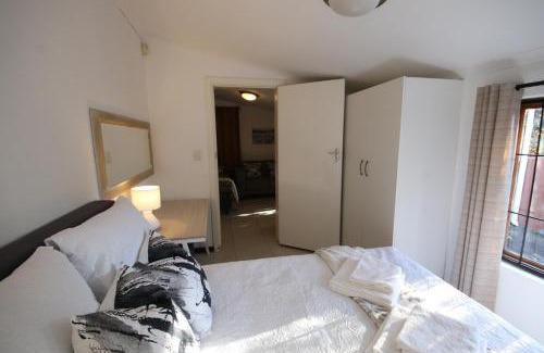 Beacon Bay House | 17 HAWKES HEAD SELF CATERING