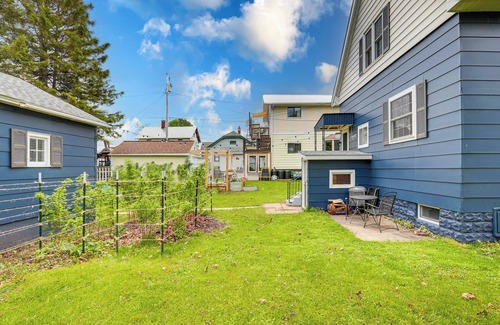 Ontonagon Cottage | 17 Mi to Porkies: Getaway Steps to Beach & Main St