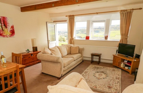 Stanbury Cottage | 17 MOORSIDE, romantic, character holiday cottage in Haworth